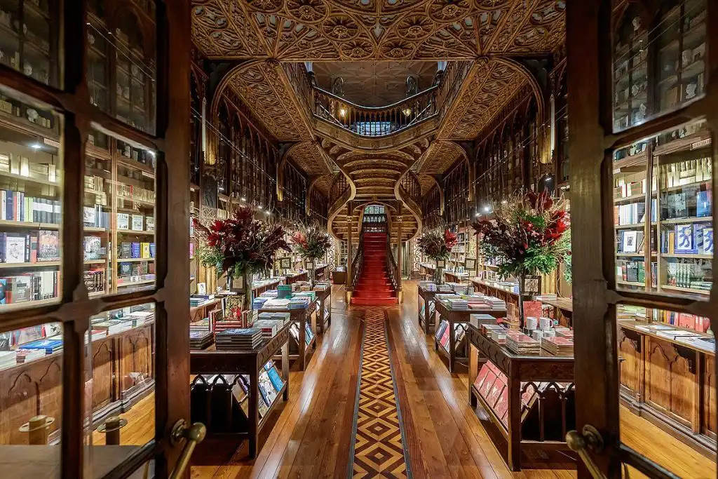 Image for 5 Must-Visit Bookshops in Porto Other Than the Famous Lello